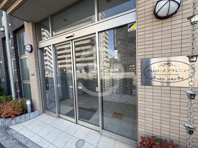 プリムローズアヴェニューのエントランス