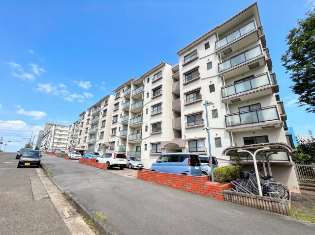 プライム丸山台第5の外観|◆リフォーム済みでのお引渡しなので、即ご入居可能です。家具の配置や色など決めやすくスムーズにお引越しできます。