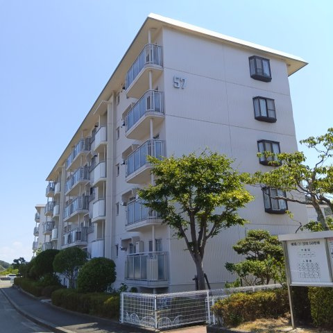 横尾３団地57号棟の外観