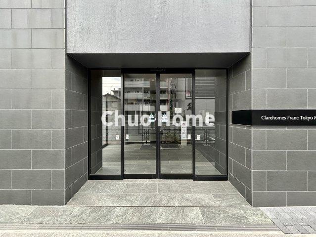 クレアホームズフラン東京三ノ輪のエントランス|【エントランス】マンションのエントランスは、その物件の印象を決める、顔とも言える場所です。毎日通る場所ですからきれいなのが一番です。