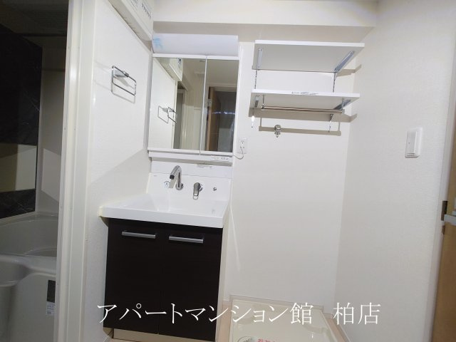 K・SガーデンⅢの独立洗面台|同施工会社、同型タイプです