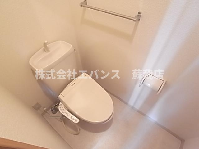 【トイレ】 | バニュルスⅢ | 清潔感のあるトイレです