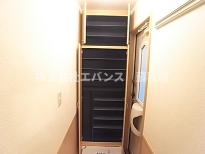 【エントランス】 | バニュルスⅢ | 毎日通るエントランスはこのようになっています