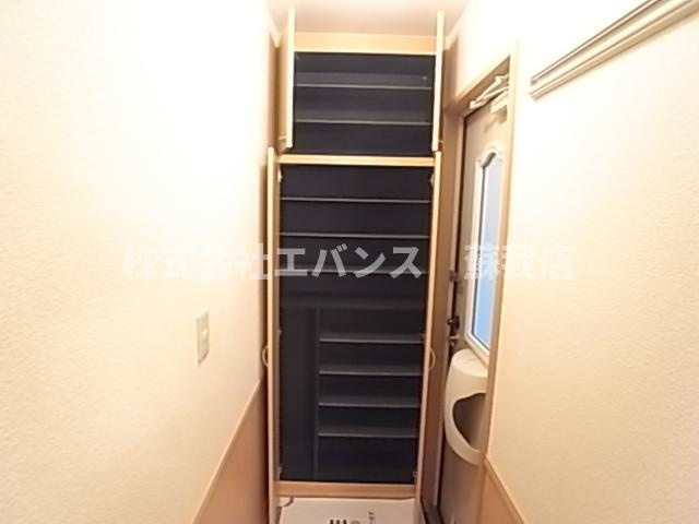 【エントランス】 | バニュルスⅢ | 毎日通るエントランスはこのようになっています