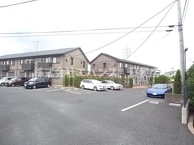 【駐車場】 | バニュルスⅢ | 駐車場があるので、車を買う予定の方も安心です
