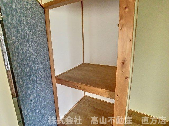 直方市大字植木の一戸建ての収納