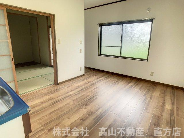 直方市大字植木の一戸建ての居間・リビング
