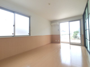 【居間・リビング】 | ※角部屋のお写真となります。