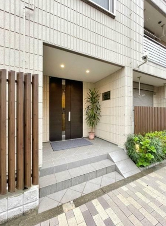 オルテンシアのエントランス|建物の内部です