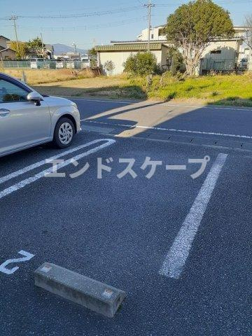 メゾンボヌールＥの駐車場|高崎、前橋のお部屋探しはエンドスケープまで！お客様の理想お聞かせ下さい♪