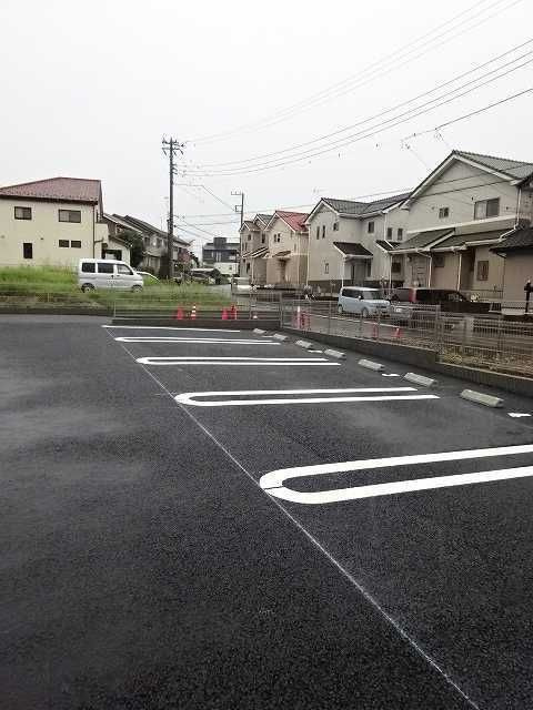 プリムローズの駐車場