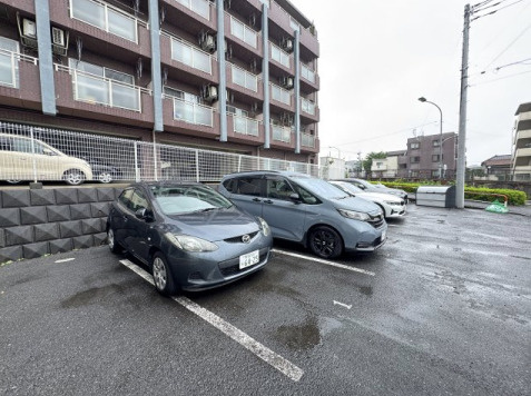 センタービレッジ常盤平の駐車場