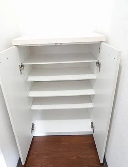 マンションルピナスの玄関
