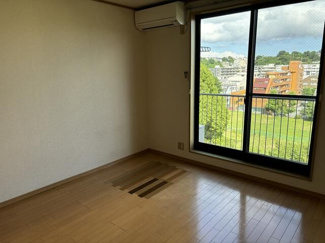 【居間・リビング】 | 月見台ヒルズ | ７帖のお部屋です