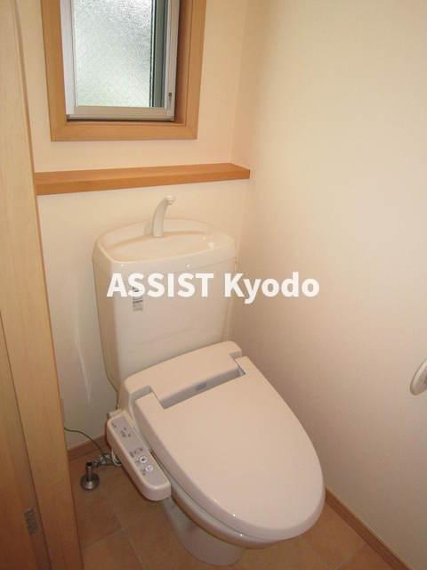 世田谷区宮坂２丁目のアパートのトイレ