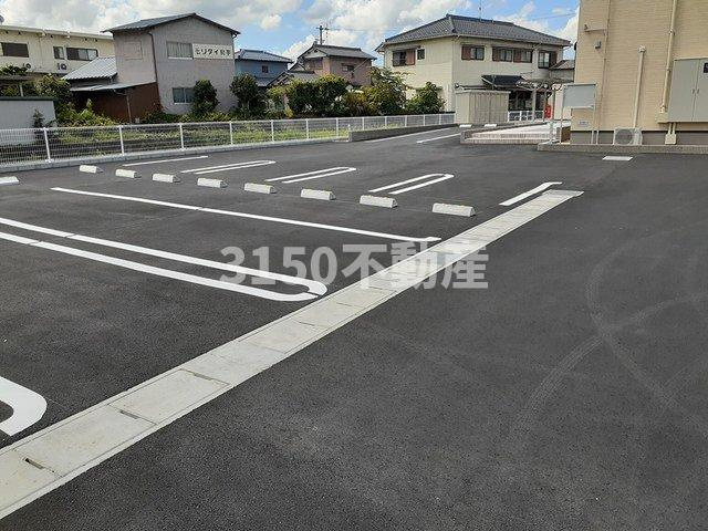 フェリーチェの駐車場|駐車場に車を止められます