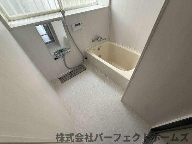 招提南町1丁目テラスハウスの浴室|ゆったり過ごせるお風呂です