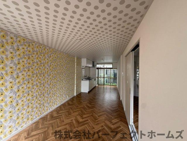 招提南町1丁目テラスハウスの居間・リビング