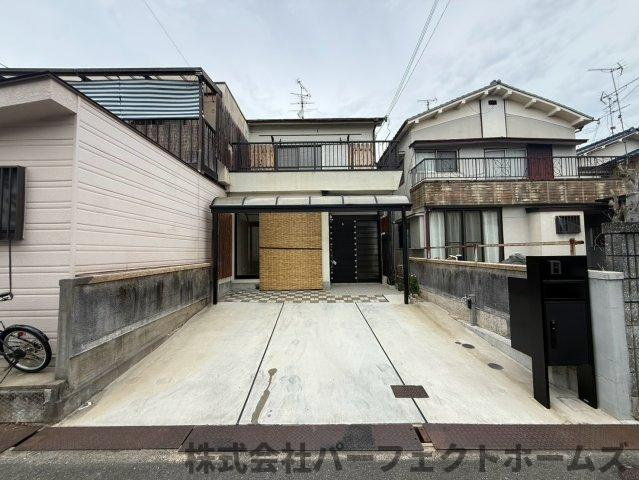 招提南町1丁目テラスハウスの外観|外観は落ち着いています