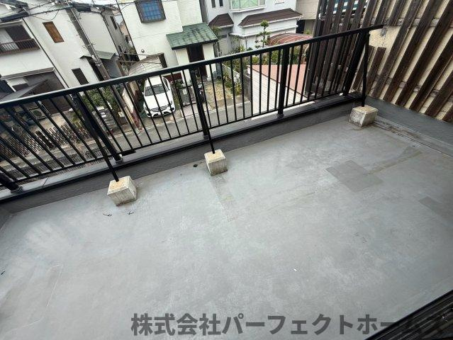 招提南町1丁目テラスハウスのバルコニー|開放的で明るい空間を演出してくれるバルコニーです