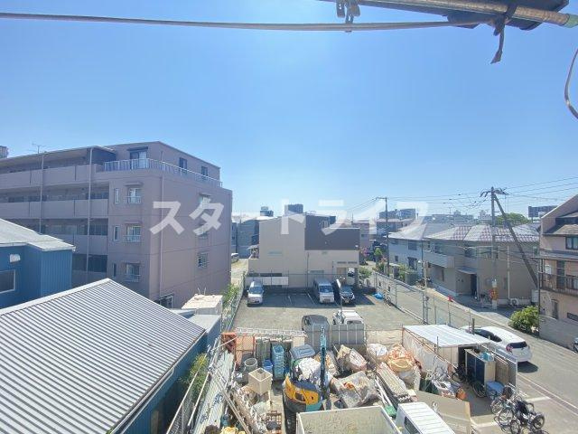 大阪市淀川区塚本６丁目の賃貸マンションのバルコニー