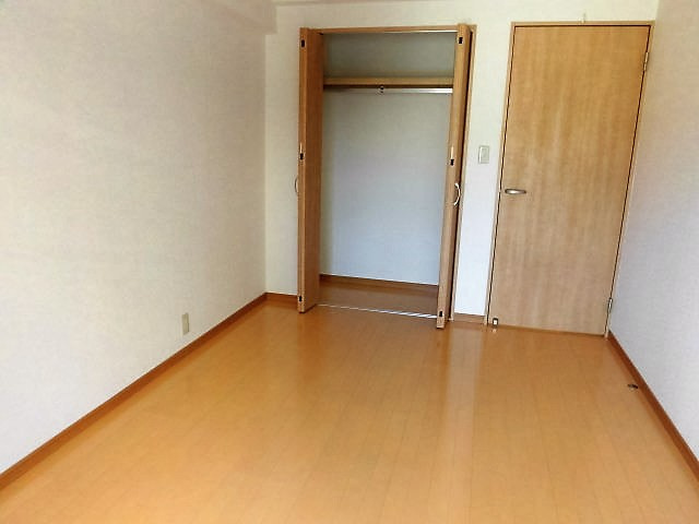 【収納】 | カールトンコート | クローゼット完備。
