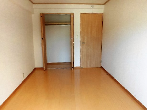 【洋室】 | カールトンコート