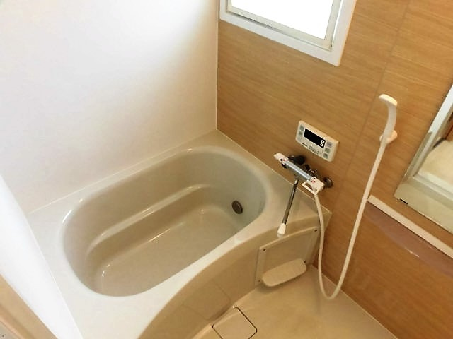 【浴室】 | カールトンコート | 追い焚き機能付きのバス。