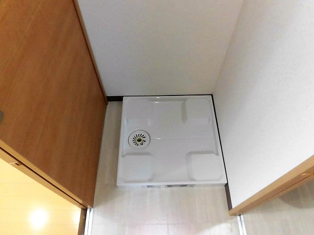 【設備】 | カールトンコート | 室内洗濯機置き場。