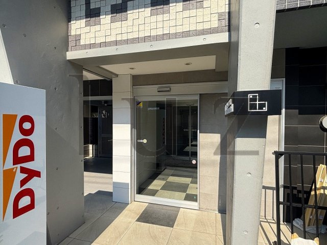 レグゼ横濱阪東橋Ⅱのエントランス