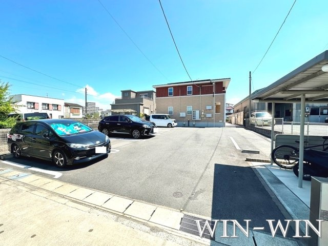 ソシア・羽根井の駐車場