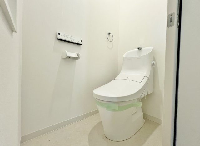 練馬区富士見台4丁目のトイレ|トイレは1階・2階にございます
忙しい朝も快適に　家族みんなに優しい間取り
