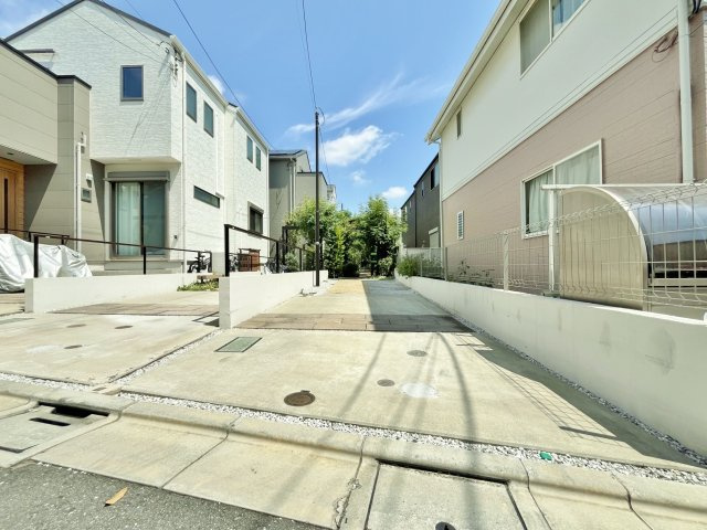 練馬区富士見台4丁目の駐車場|お車は二台駐車可能です
広々としたスペースです