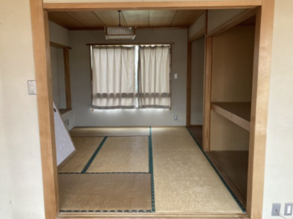 藤田　貸倉庫の玄関