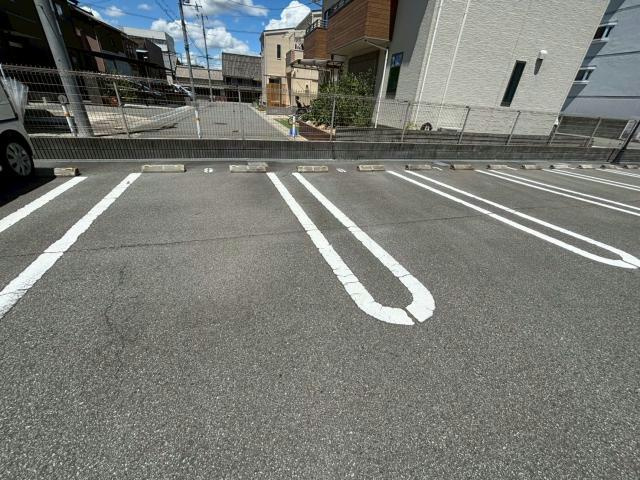 ブリーズコート城北の駐車場
