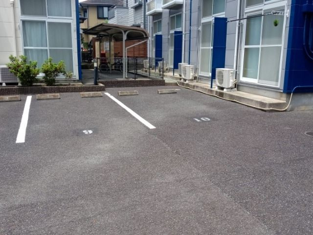 レオパレスネイティブⅡの駐車場
