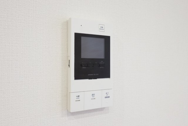 氷川台３丁目パークホームズの防犯設備|氷川台３丁目パークホームズ：ＴＶモニター付きインターホンが付いています！