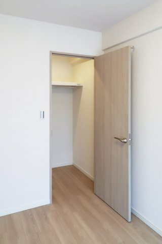 氷川台３丁目パークホームズの収納|氷川台３丁目パークホームズ：洋室にはウォークインクローゼットが付いています！