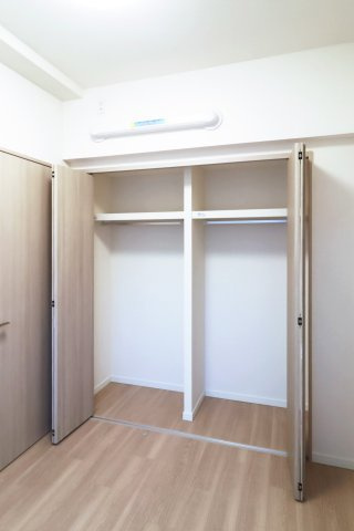 氷川台３丁目パークホームズの収納|氷川台３丁目パークホームズ：クローゼット内の画像です！