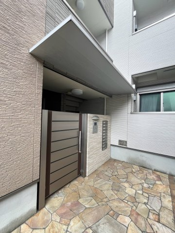 フジパレス西宮WESTのエントランス