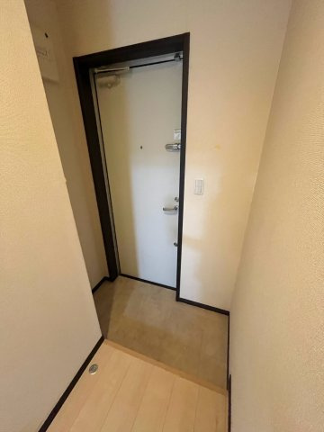 フジパレス西宮WESTの玄関