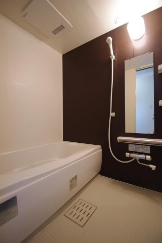 クロノス33沼山津の浴室