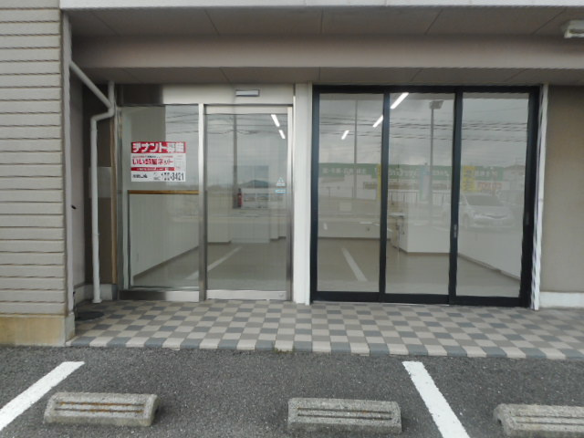 サンライズ三崎のエントランス
