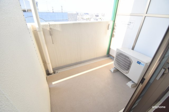 グレンパーク新大阪2　仲介手数料無料のバルコニー