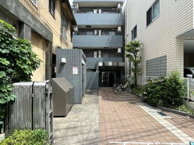 スカイコート新宿落合第５のエントランス