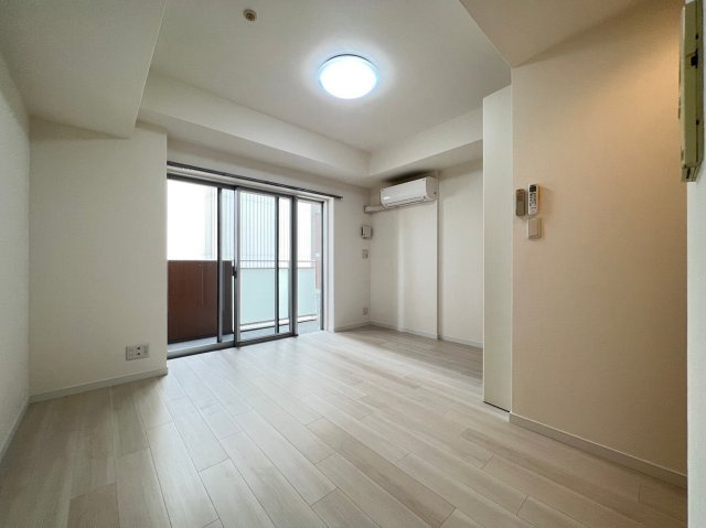 クロスレジデンス大阪新町の居間・リビング