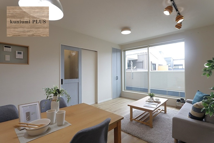 大阪市住之江区東加賀屋3丁目の居間・リビング