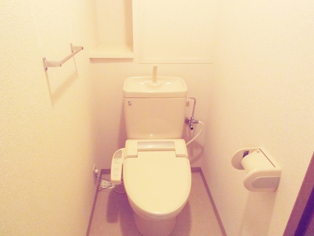 クリオ王子神谷弐番館のトイレ|温水洗浄機能付きトイレです