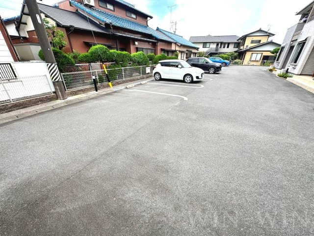 トイロ高師の駐車場