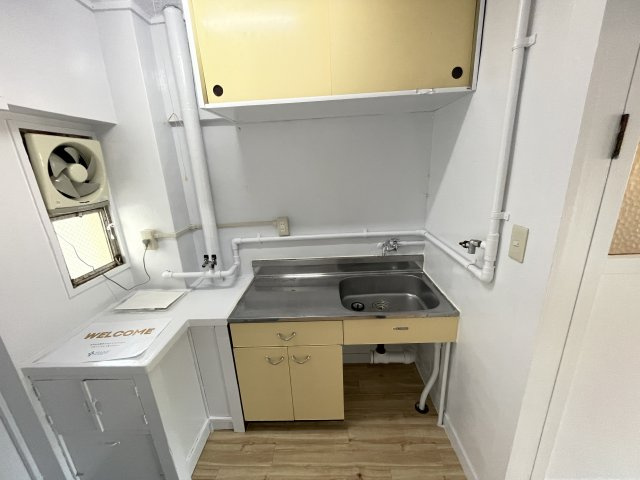 壁付けキッチンでスペースを最大限有効活用できます！
